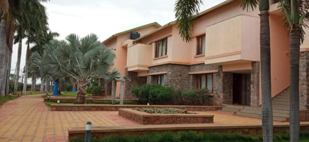 Krishna Heritage Resort Badami Ngoại thất bức ảnh